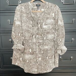 Jones New York Women's Beige Patterned Button Down Shirt NWOT
